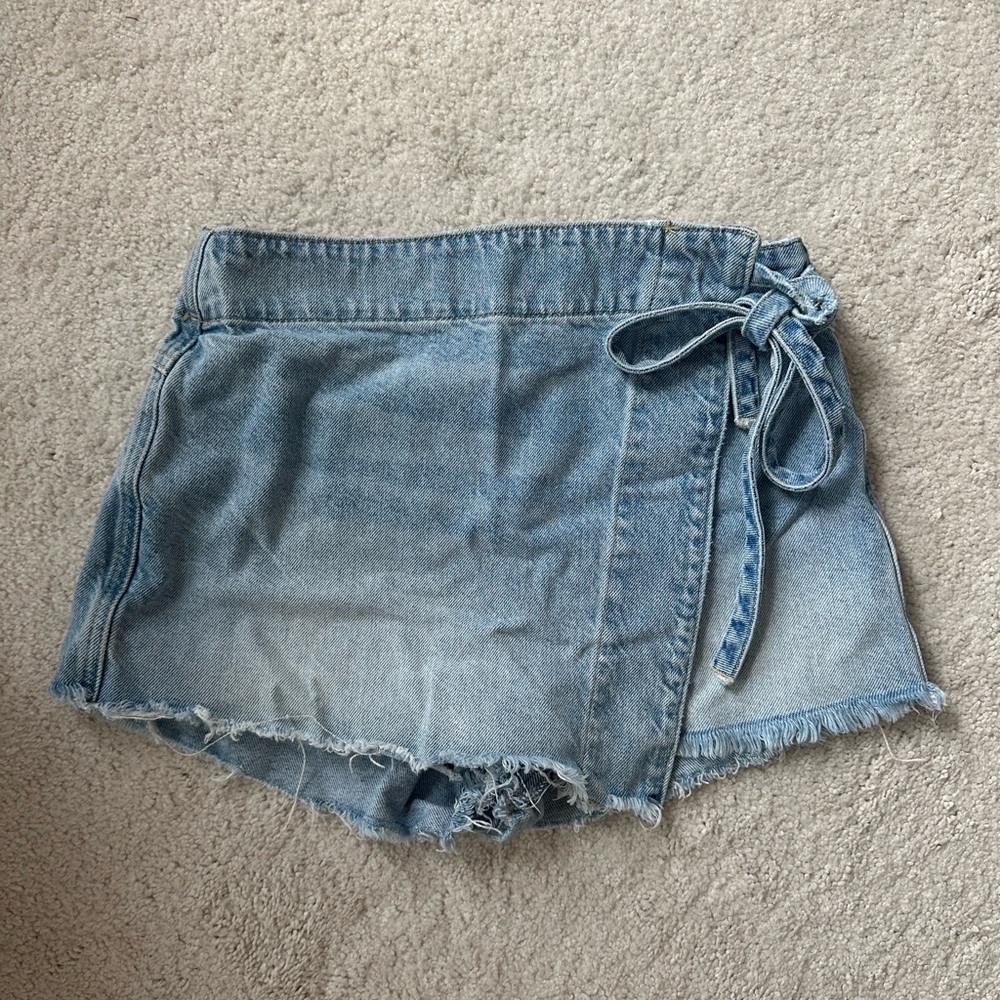 We The Free Emmy Denim Skort in Light Blue Wash